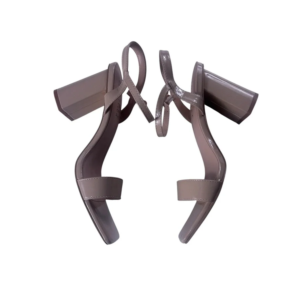 Journee Collection Tivona Tan Patent Square Toe Block Heel Sandals Womens 12 NEW